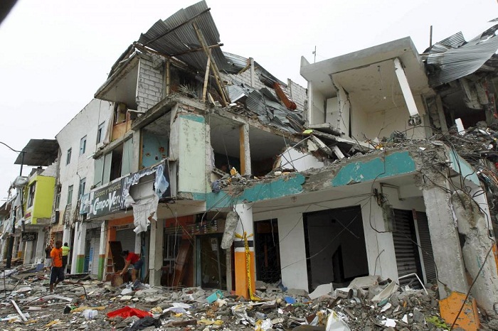 Ecuador quake death toll rises to nearly 650